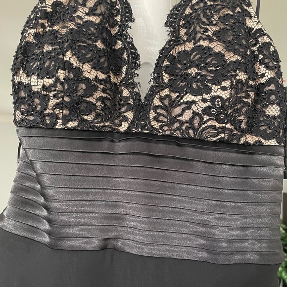 JS Boutique women’s Halter dress black Lace / champagne Chiffon beading. Size 4 - Picture 3 of 6
